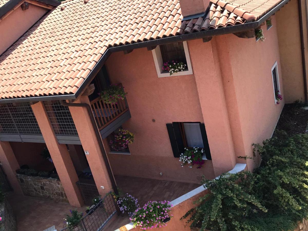 Apartamento Casa Del Balcone Fiorito Cormòns Exterior foto